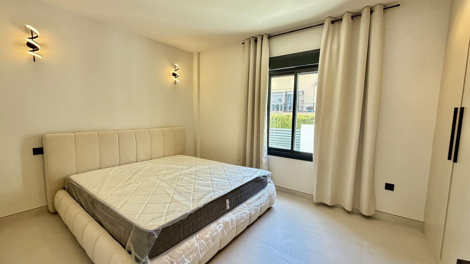5 soveværelse Villa til salg i Nueva Andalucia med swimmingpool garage - € 2.200.000 (Ref: 10153434)