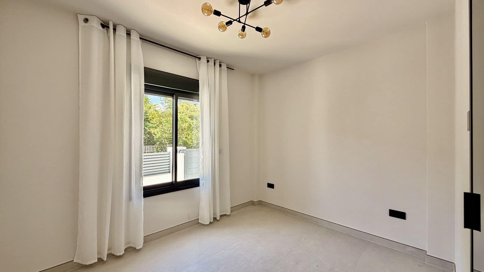 5 soveværelse Villa til salg i Nueva Andalucia med swimmingpool garage - € 2.200.000 (Ref: 10153434)