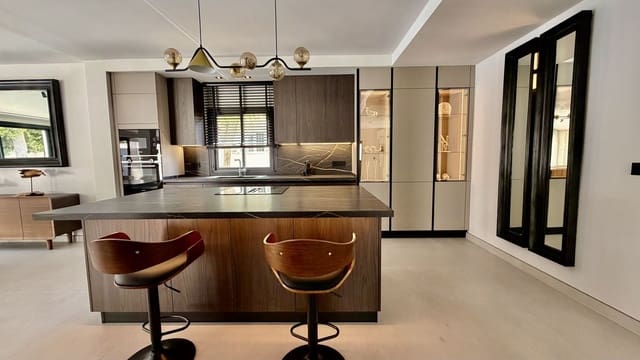 5 soveværelse Villa til salg i Nueva Andalucia, Marbella med swimmingpool garage - € 2.200.000 (Ref: 10153434)