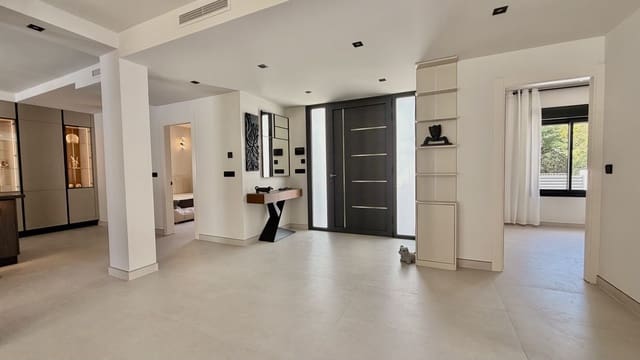 5 soveværelse Villa til salg i Nueva Andalucia, Marbella med swimmingpool garage - € 2.200.000 (Ref: 10153434)