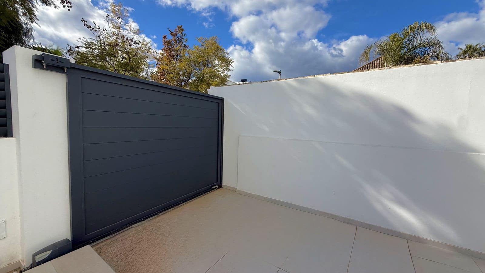 5 soveværelse Villa til salg i Nueva Andalucia med swimmingpool garage - € 2.200.000 (Ref: 10153434)
