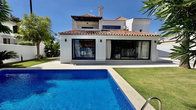 5 soveværelse Villa til salg i Nueva Andalucia, Marbella med swimmingpool garage - € 2.200.000 (Ref: 10153434)