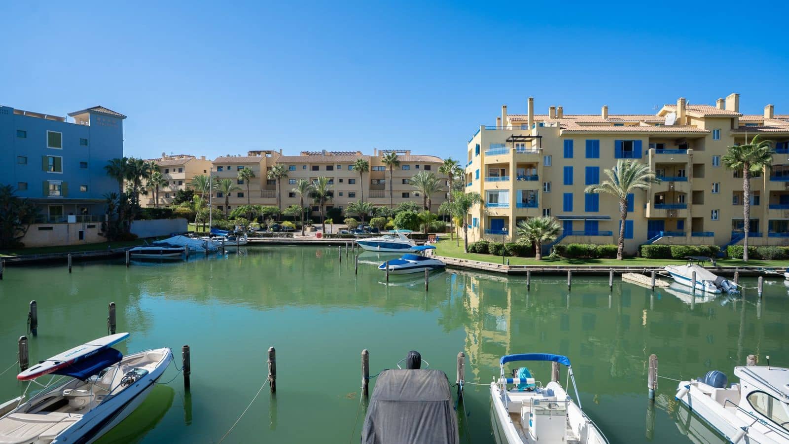 3 chambre Appartement à vendre à Sotogrande avec piscine - 680 000 € (Ref: 10153435)