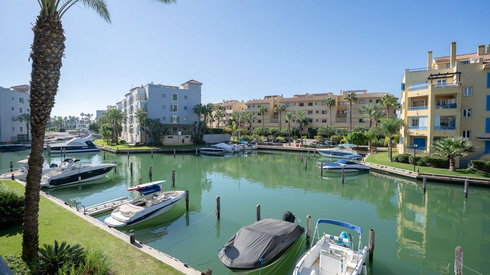 3 chambre Appartement à vendre à Sotogrande avec piscine - 680 000 € (Ref: 10153435)