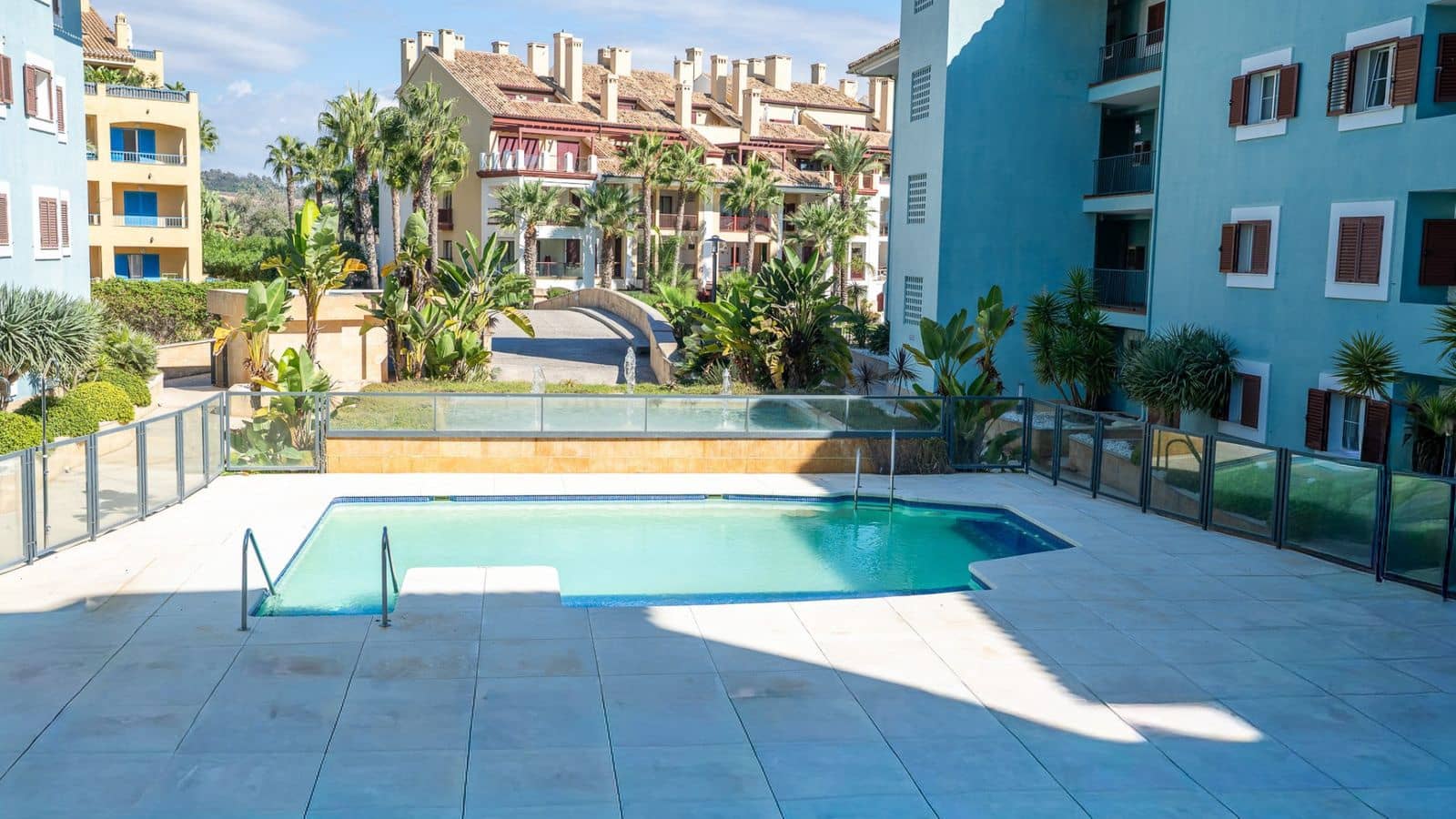 3 chambre Appartement à vendre à Sotogrande avec piscine - 680 000 € (Ref: 10153435)