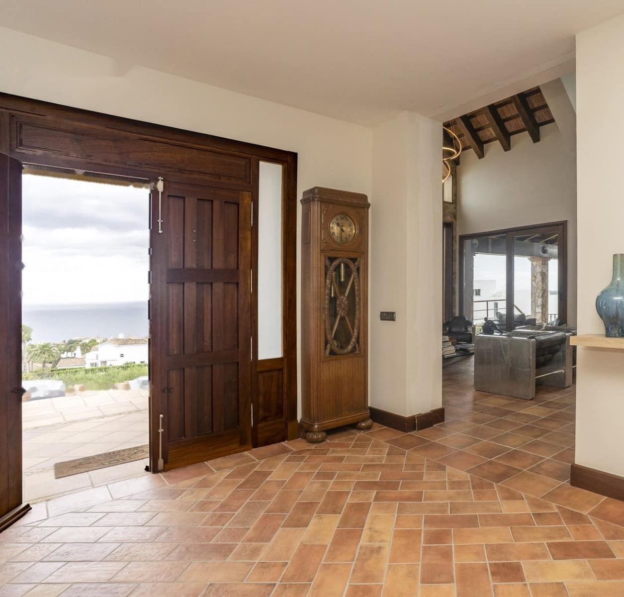 4 soveværelse Villa til salg i La Alcaidesa med garage - € 1.695.000 (Ref: 10153436)