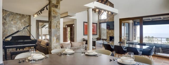 4 Zimmer Villa zu verkaufen in La Alcaidesa mit Garage - 1.695.000 € (Ref: 10153436)
