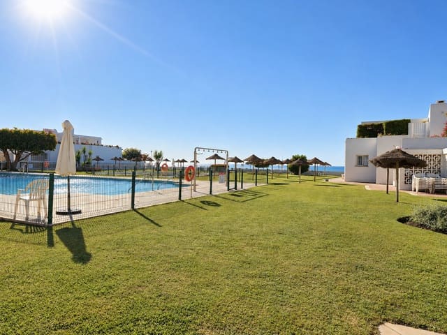 Apartamento de 2 habitaciones en Guadalmina Baja, Marbella en venta con piscina garaje - 950.000 € (Ref: 10153442)