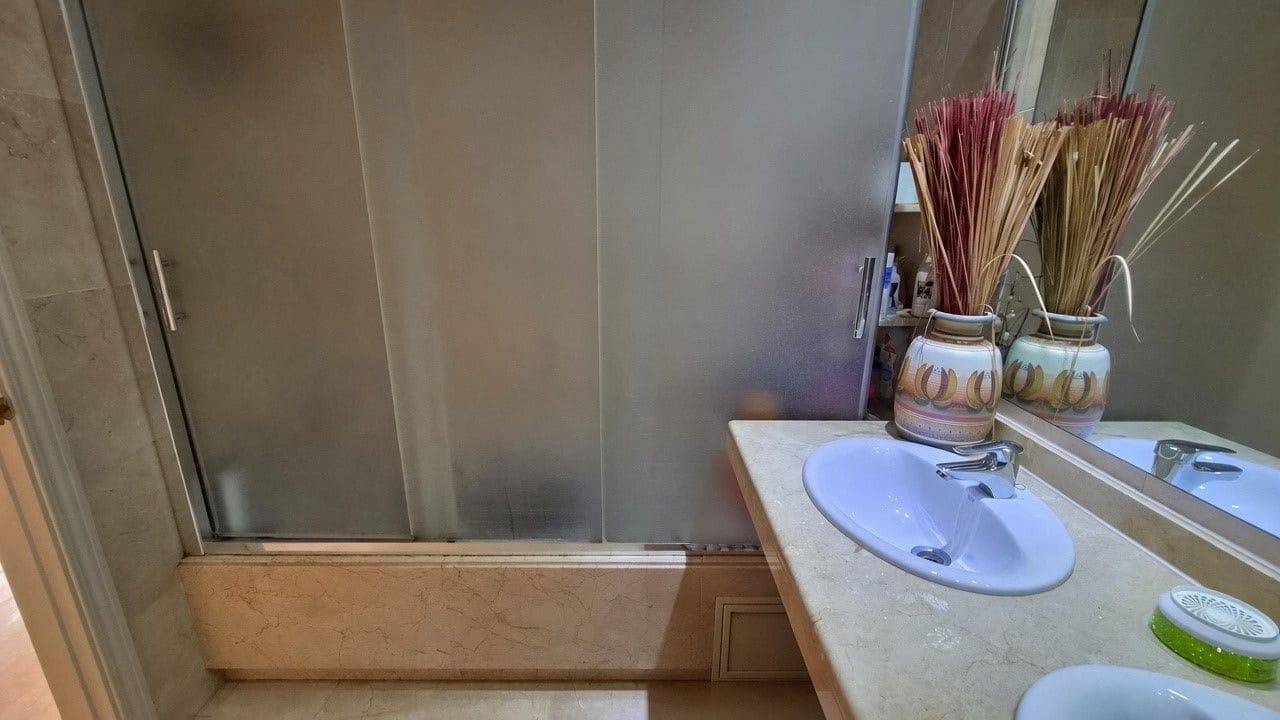 2 soverom Leilighet til salgs i Buenas Noches med svømmebasseng garasje - € 349 900 (Ref: 10153444)