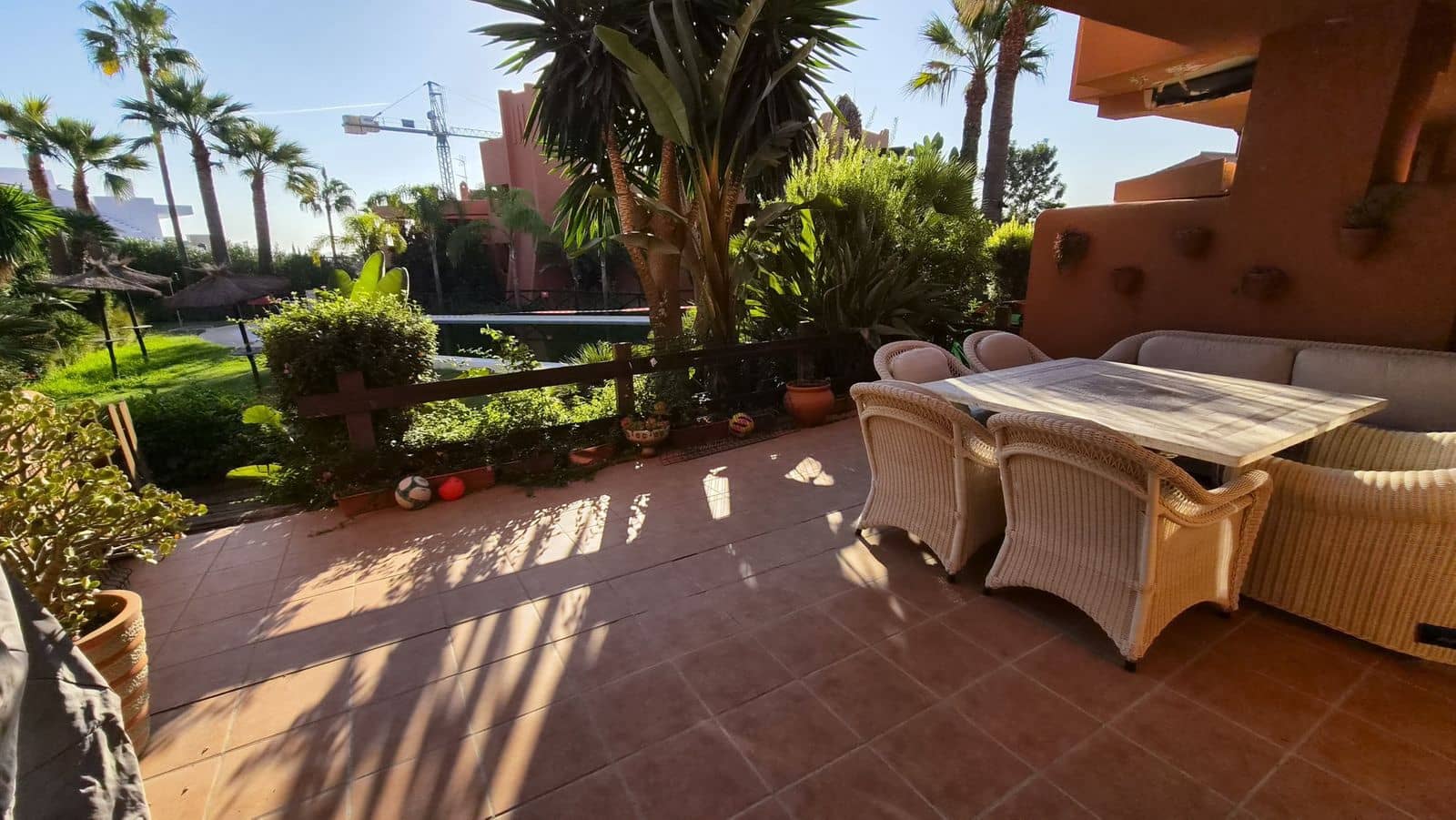2 soverom Leilighet til salgs i Buenas Noches med svømmebasseng garasje - € 349 900 (Ref: 10153444)
