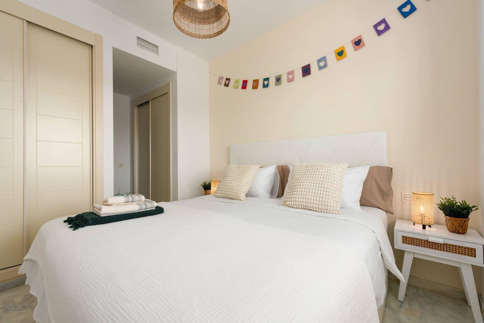 2 chambre Appartement à vendre à Estepona avec garage - 285 000 € (Ref: 10153446)