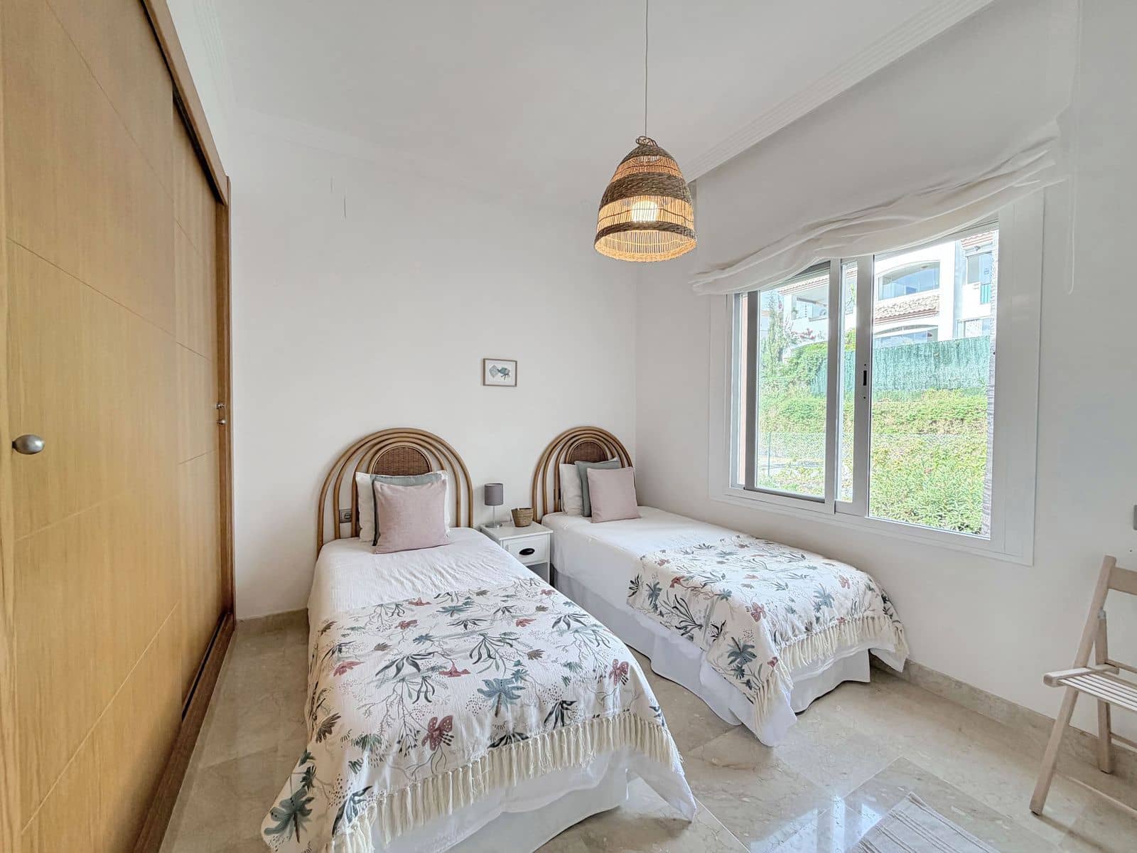 2 sypialnia Apartament na sprzedaż w La Alcaidesa z garażem - 325 000 € (Ref: 10153449)