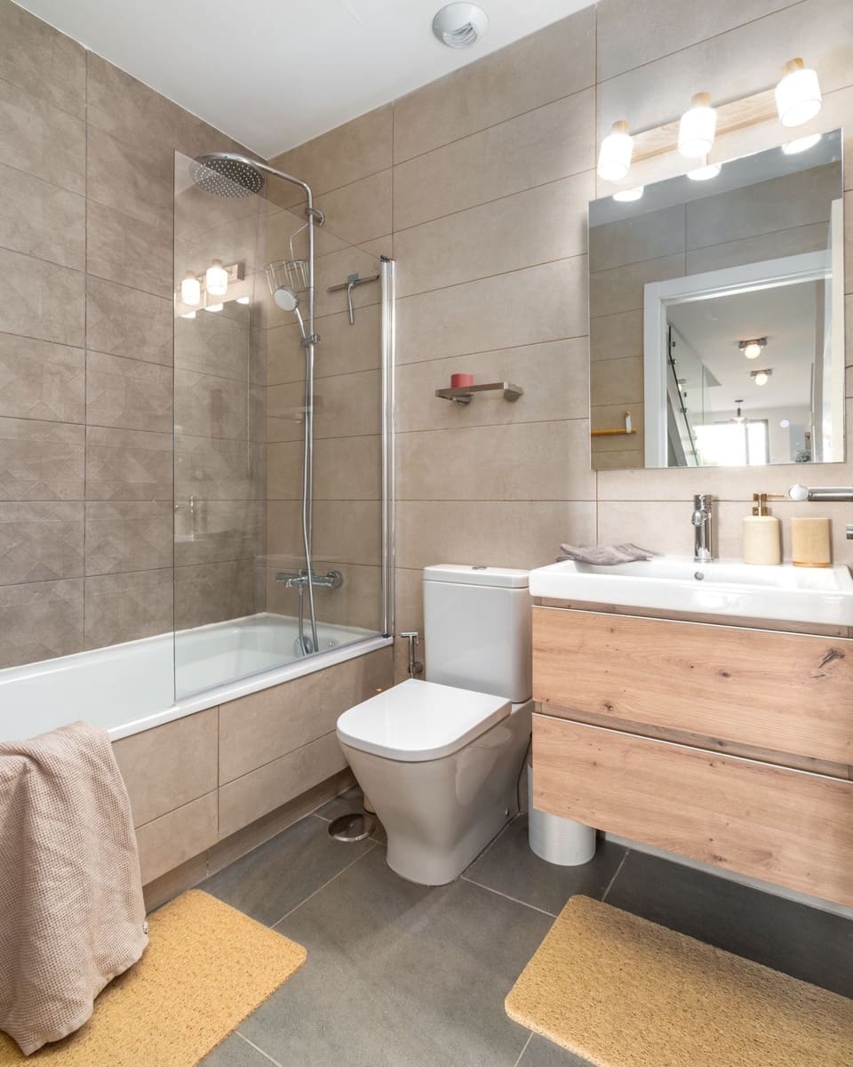 3 camera da letto Villetta Bifamiliare in vendita in Riviera del Sol con piscina garage - 795.000 € (Rif: 10153450)