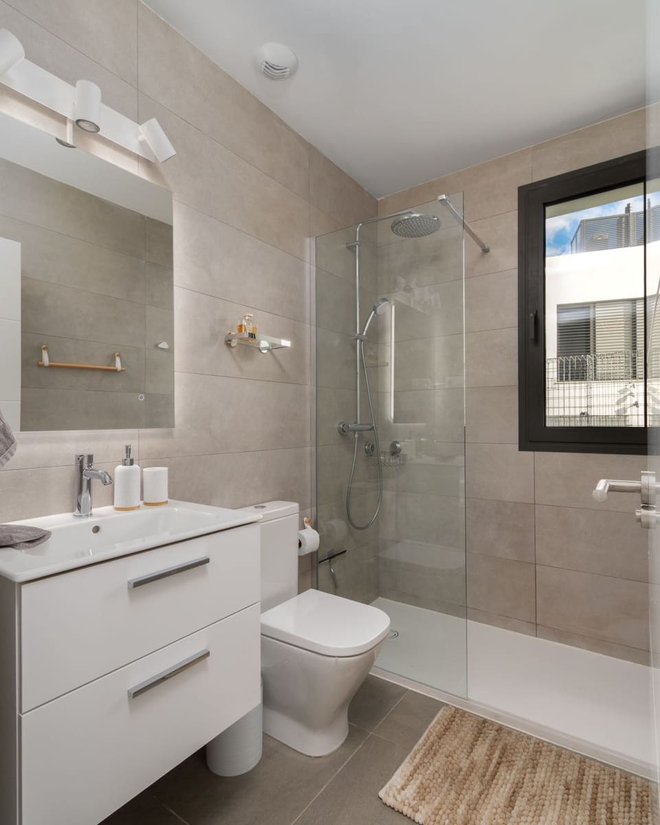 3 camera da letto Villetta Bifamiliare in vendita in Riviera del Sol con piscina garage - 795.000 € (Rif: 10153450)