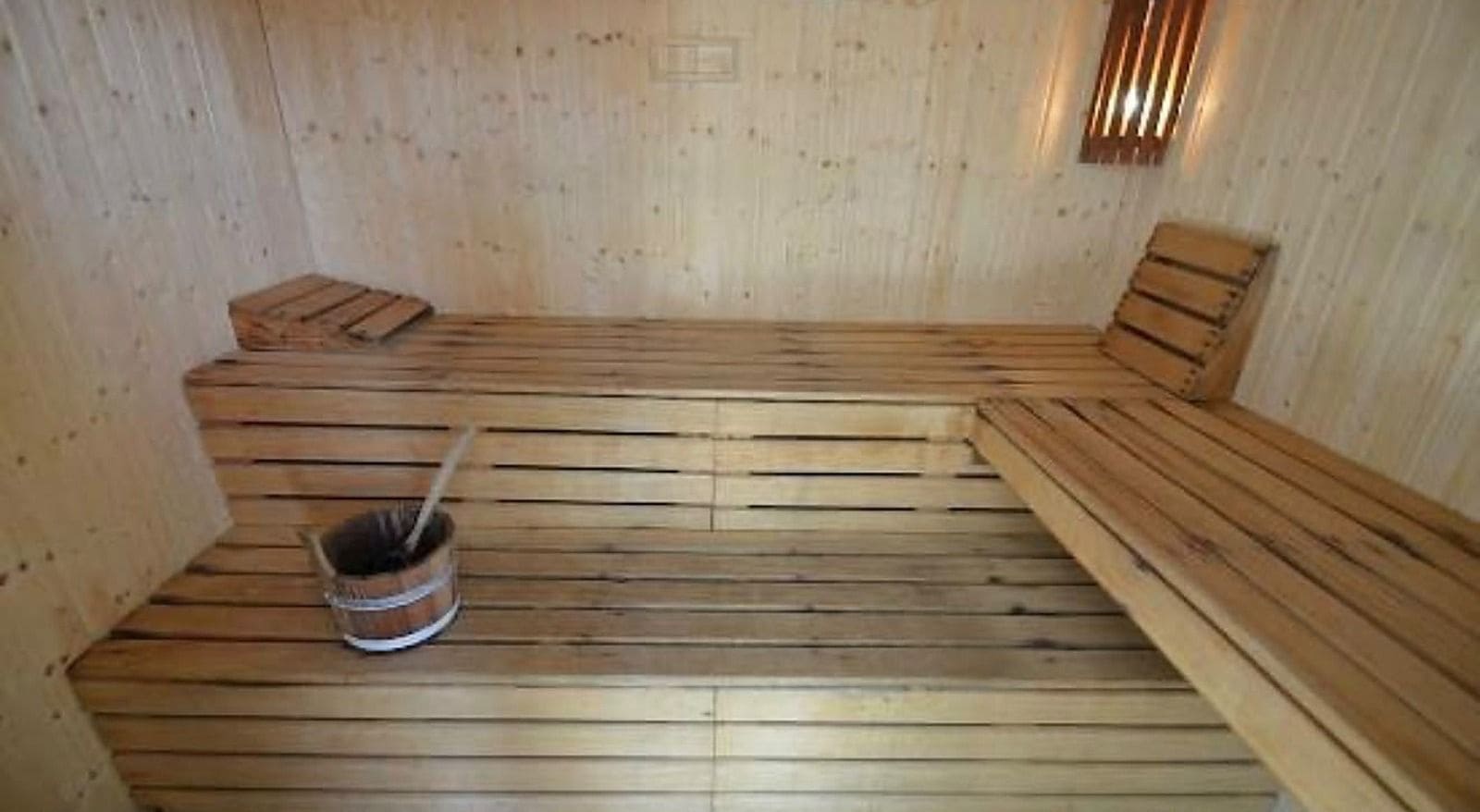 1 sypialnia Apartament na sprzedaż w Estepona z basenem garażem - 286 000 € (Ref: 10153452)