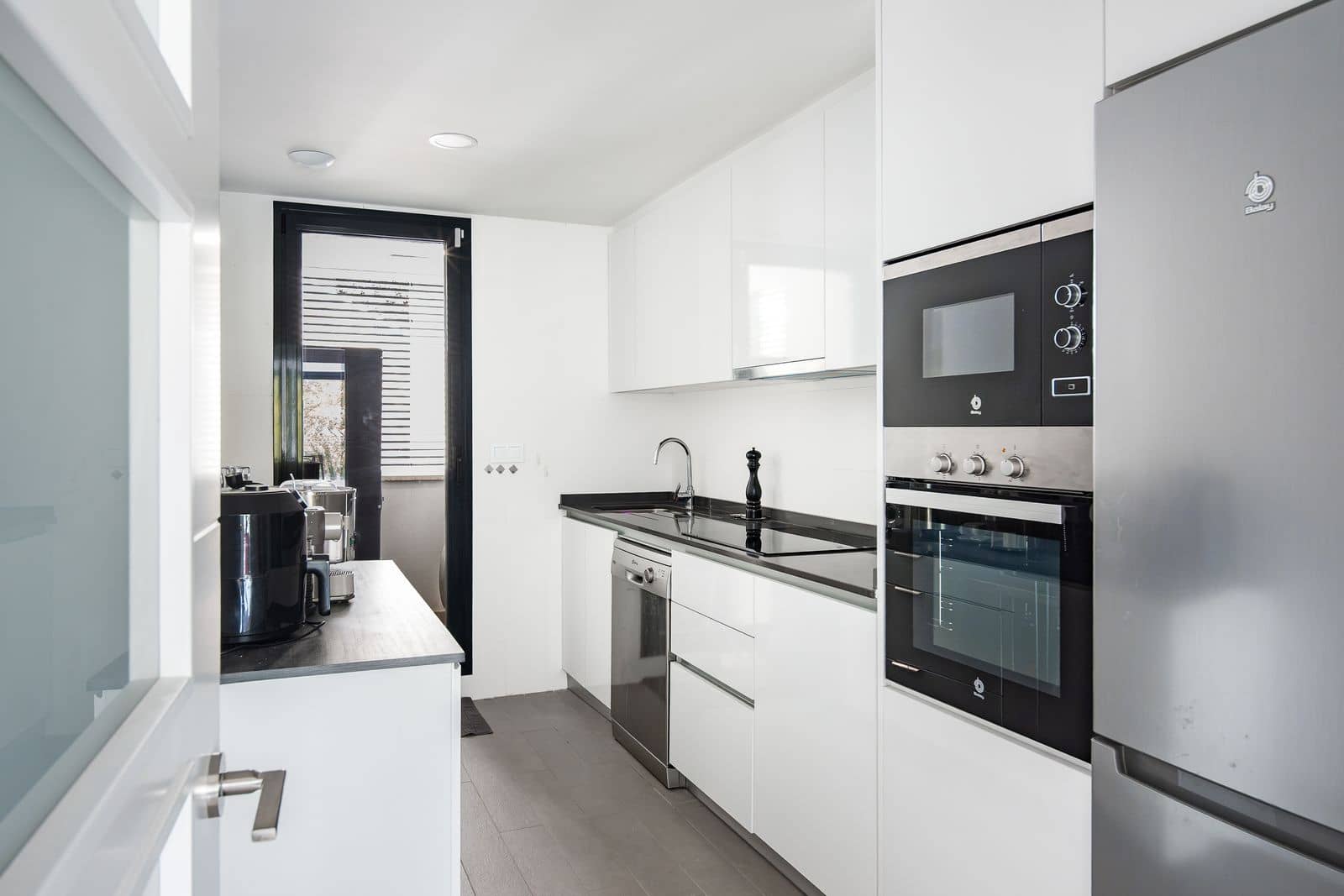 2 soveværelse Lejlighed til salg i Marbella med swimmingpool garage - € 595.000 (Ref: 10153455)