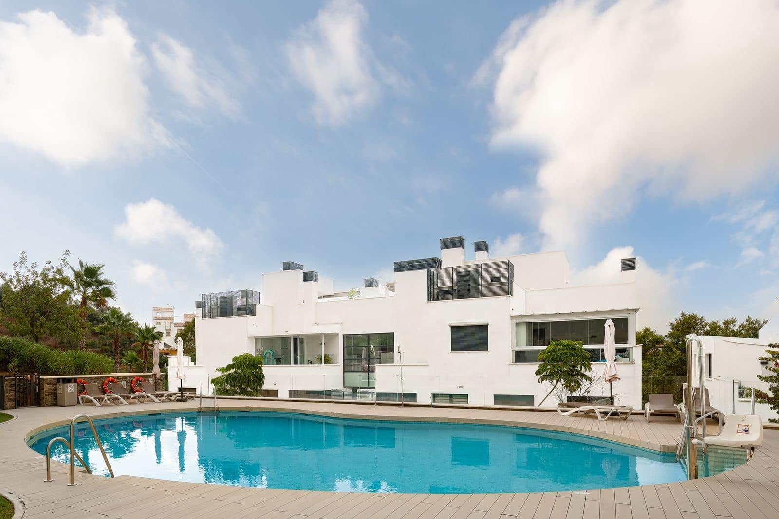 2 soveværelse Lejlighed til salg i Marbella med swimmingpool garage - € 595.000 (Ref: 10153455)