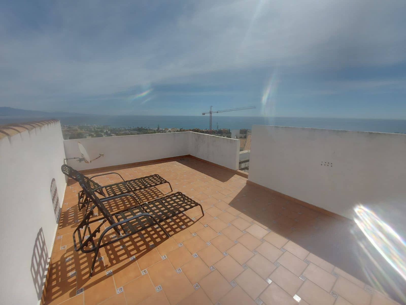 2 sypialnia Penthouse na sprzedaż w La Duquesa / Puerto de la Duquesa z basenem - 299 000 € (Ref: 10153460)
