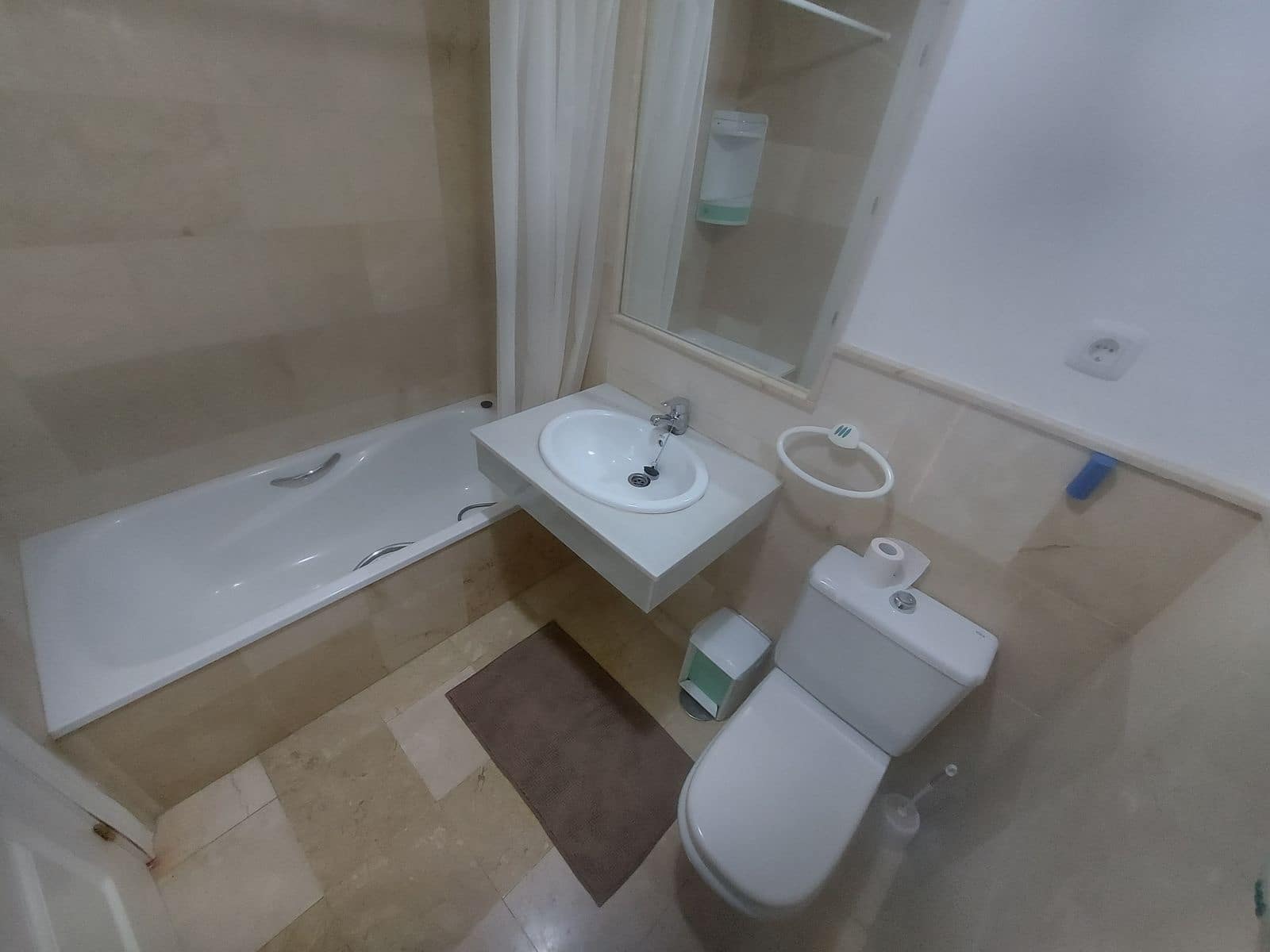 2 sypialnia Penthouse na sprzedaż w La Duquesa / Puerto de la Duquesa z basenem - 299 000 € (Ref: 10153460)
