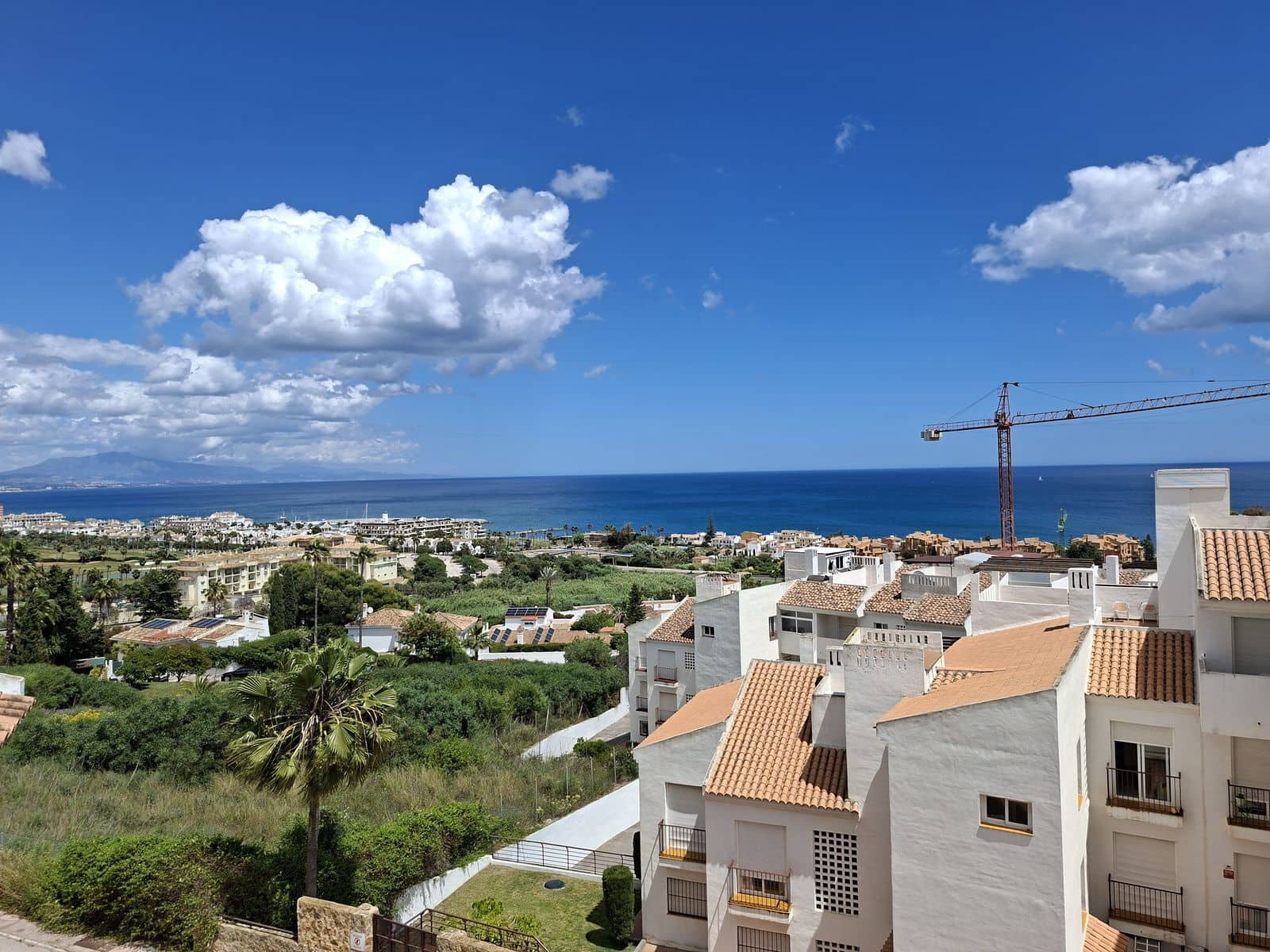 2 sypialnia Penthouse na sprzedaż w La Duquesa / Puerto de la Duquesa z basenem - 299 000 € (Ref: 10153460)