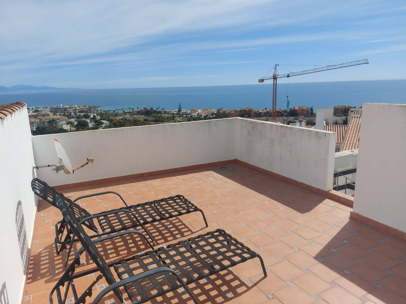 2 sypialnia Penthouse na sprzedaż w La Duquesa / Puerto de la Duquesa z basenem - 299 000 € (Ref: 10153460)