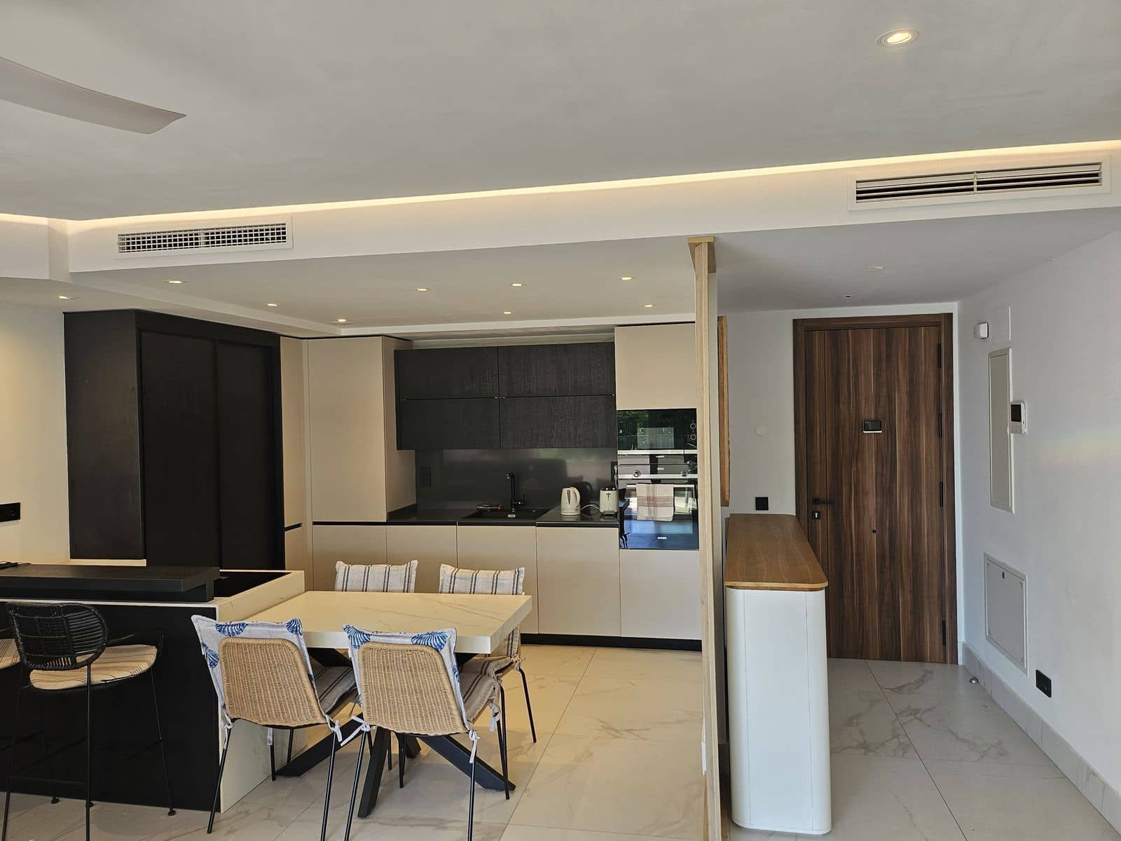 3 bedroom Apartment for sale in San Pedro de Alcantara with pool garage - € 999,999 (Ref: 10153461)