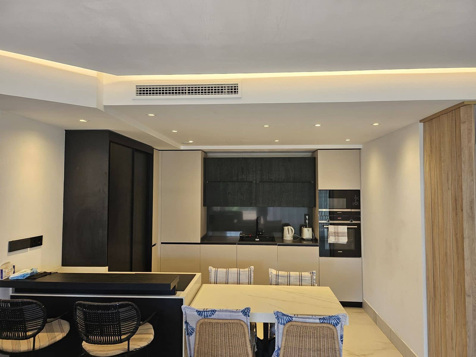 3 bedroom Apartment for sale in San Pedro de Alcantara with pool garage - € 999,999 (Ref: 10153461)