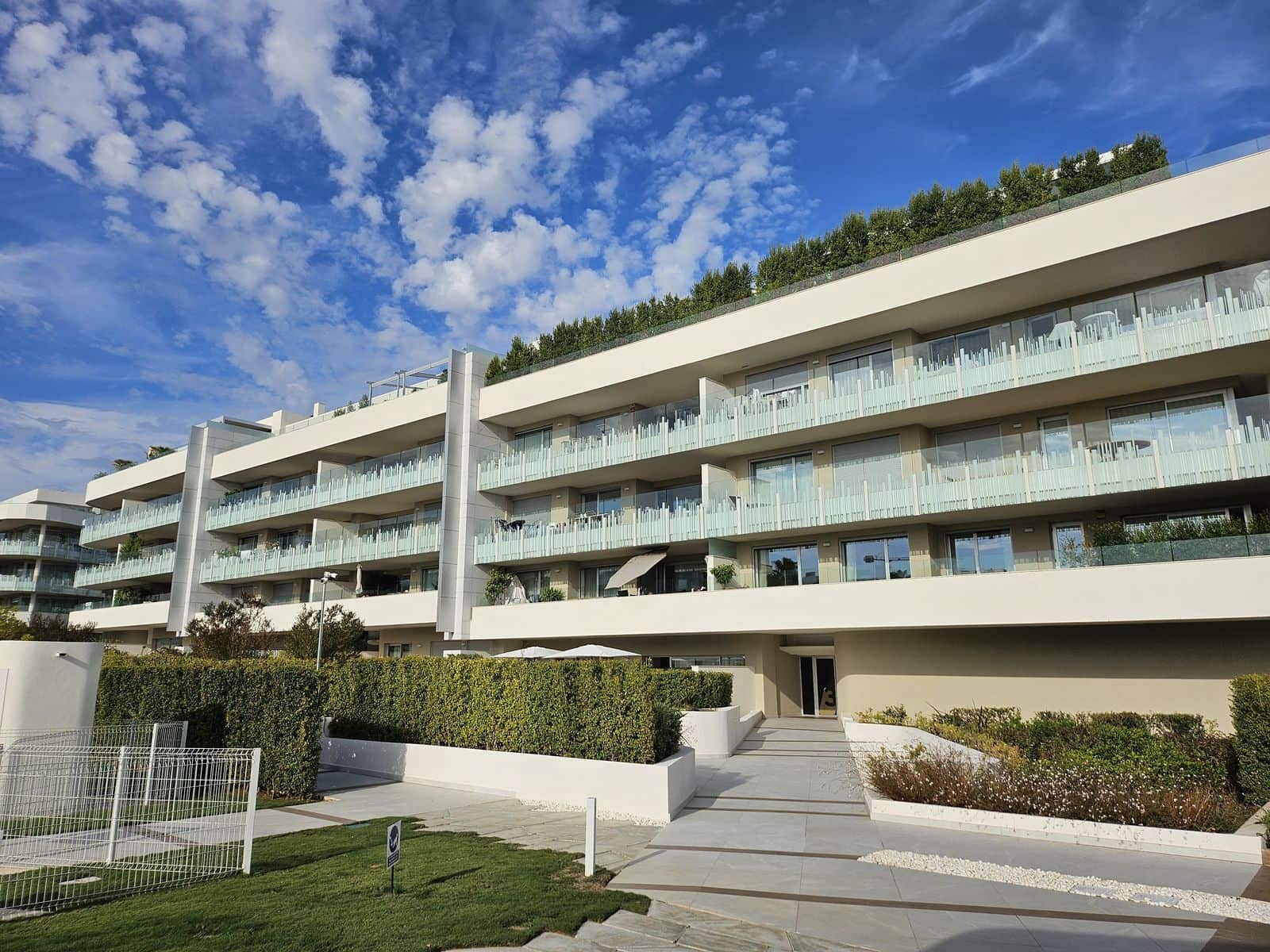 3 bedroom Apartment for sale in San Pedro de Alcantara with pool garage - € 999,999 (Ref: 10153461)