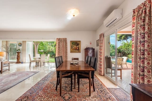 4 bedroom Villa for sale in El Paraiso, Estepona with pool garage - € 1,735,000 (Ref: 10153464)