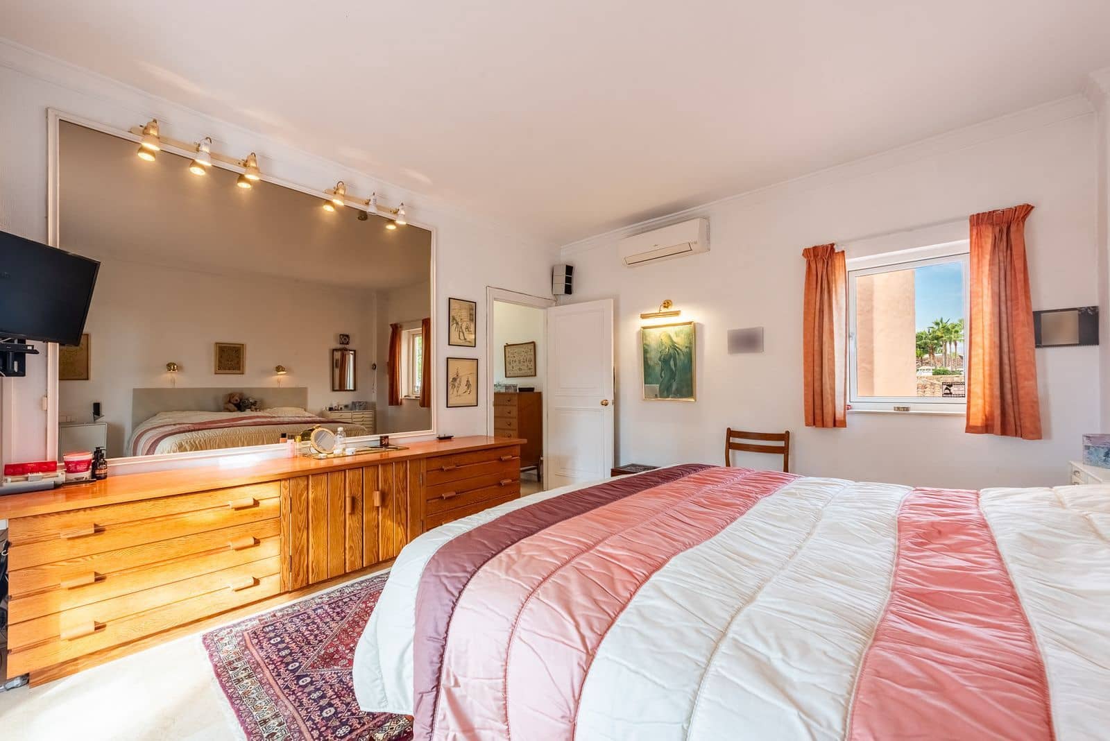 4 bedroom Villa for sale in El Paraiso with pool garage - € 1,735,000 (Ref: 10153464)
