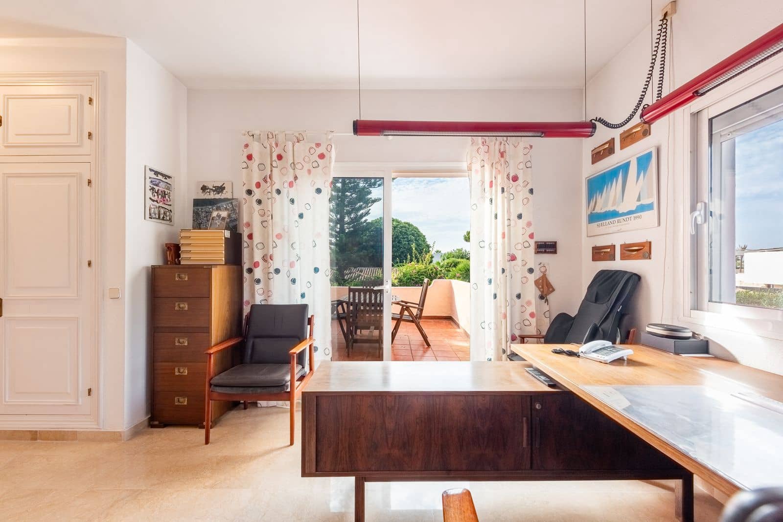 4 bedroom Villa for sale in El Paraiso with pool garage - € 1,735,000 (Ref: 10153464)