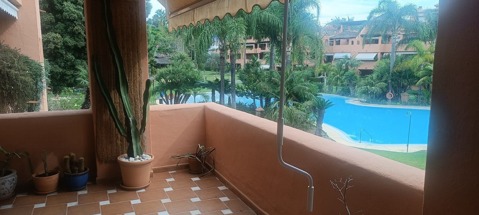 2 sovrum Lägenhet till salu i Guadalmina med pool garage - 630 000 € (Ref: 10153471)
