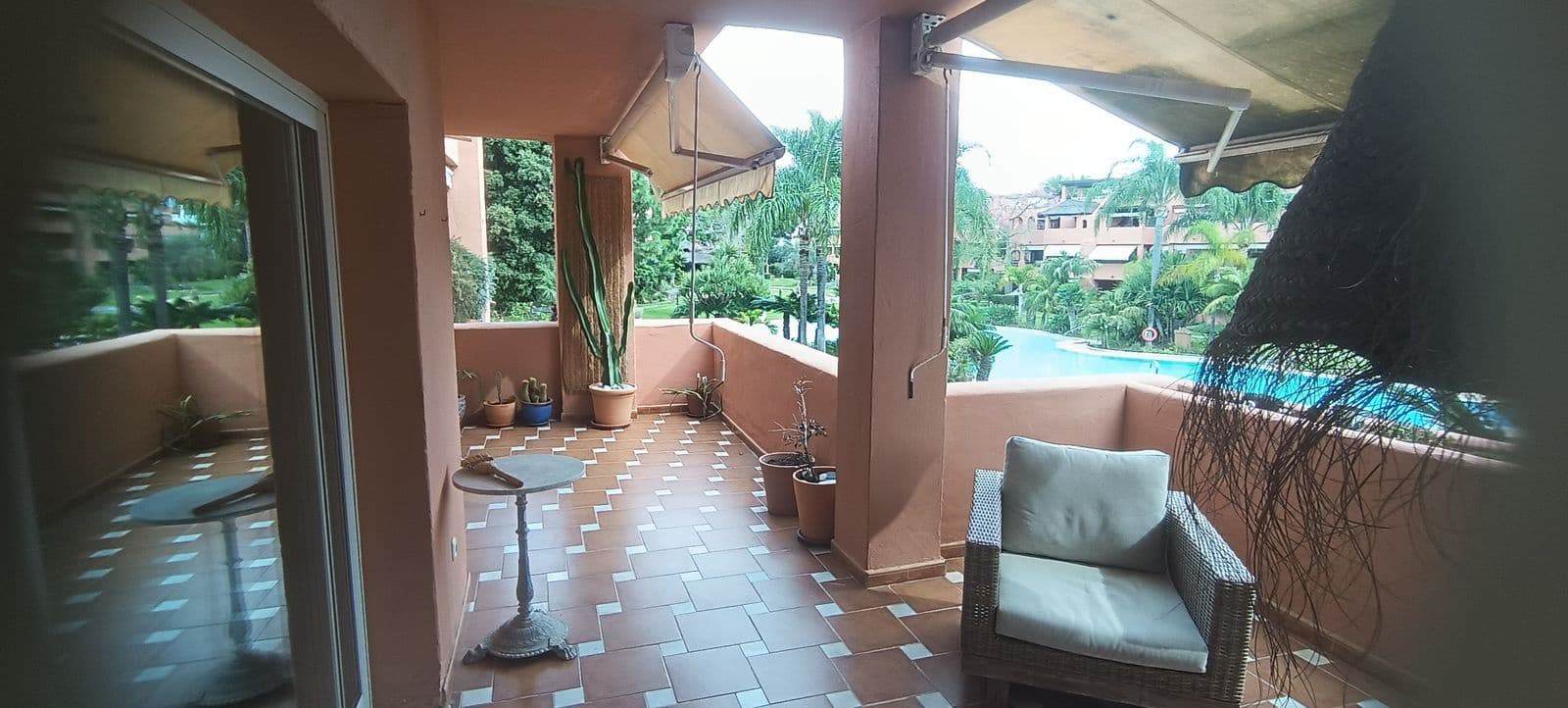 2 sovrum Lägenhet till salu i Guadalmina med pool garage - 630 000 € (Ref: 10153471)