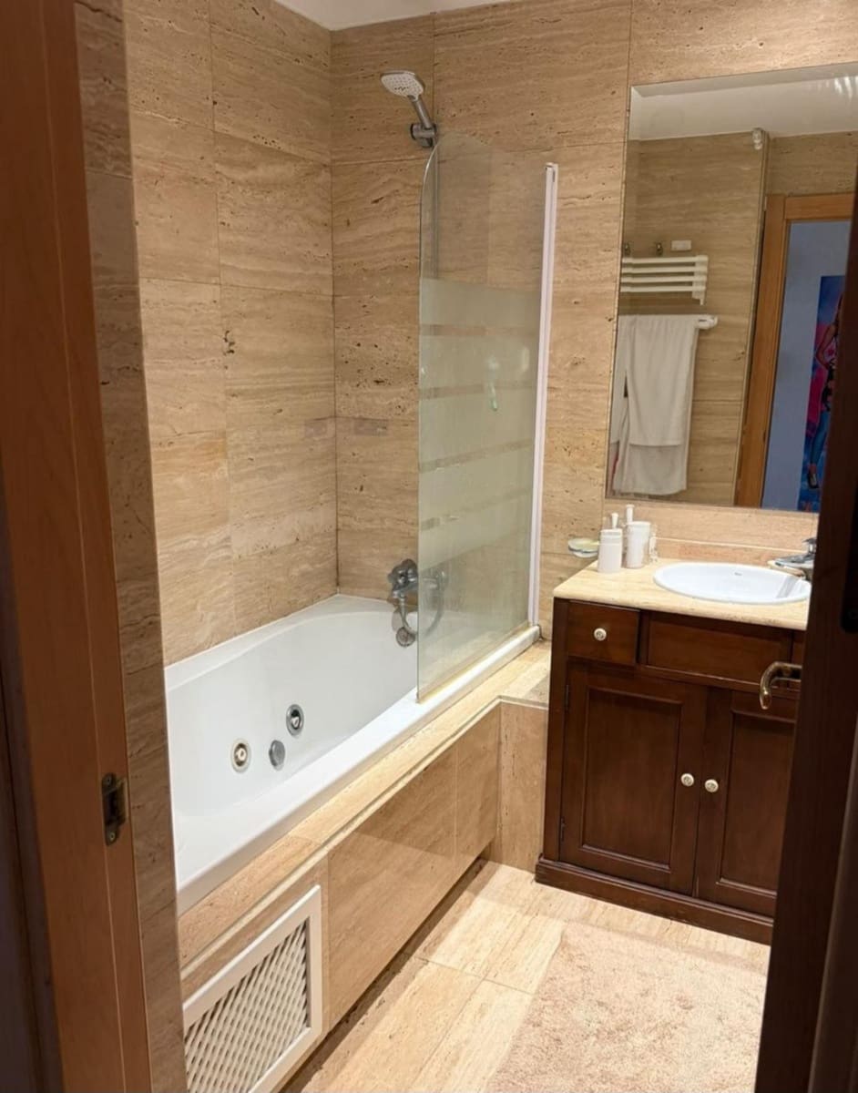 2 slaapkamer Appartement te koop in New Golden Mile met zwembad garage - € 560.000 (Ref: 10153472)