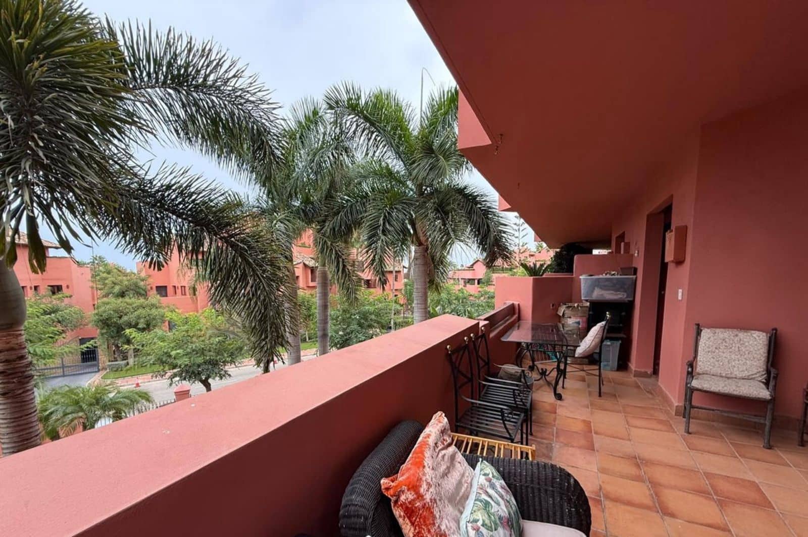 2 slaapkamer Appartement te koop in New Golden Mile met zwembad garage - € 560.000 (Ref: 10153472)