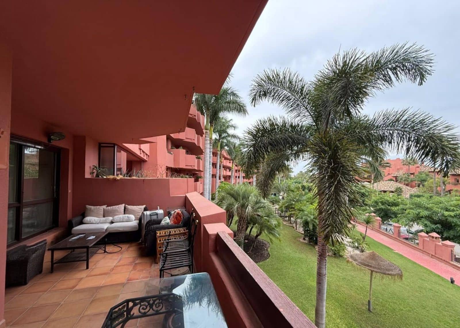 2 slaapkamer Appartement te koop in New Golden Mile met zwembad garage - € 560.000 (Ref: 10153472)