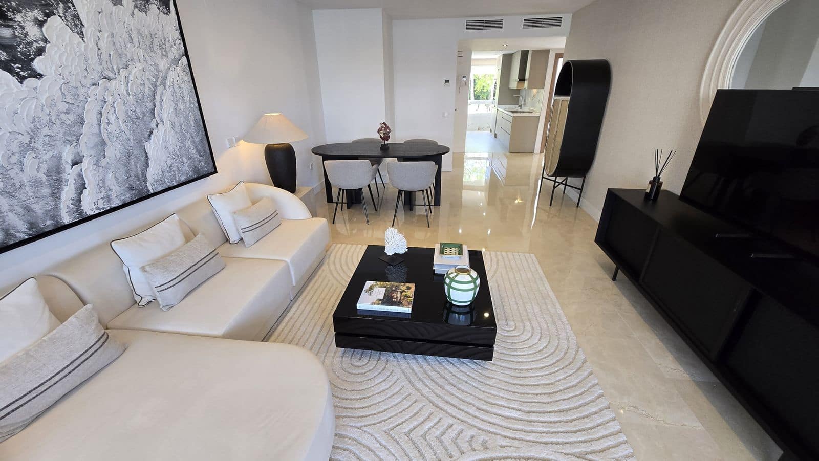 2 bedroom Apartment for sale in Golden Mile with pool - € 1,285,000 (Ref: 10153476)
