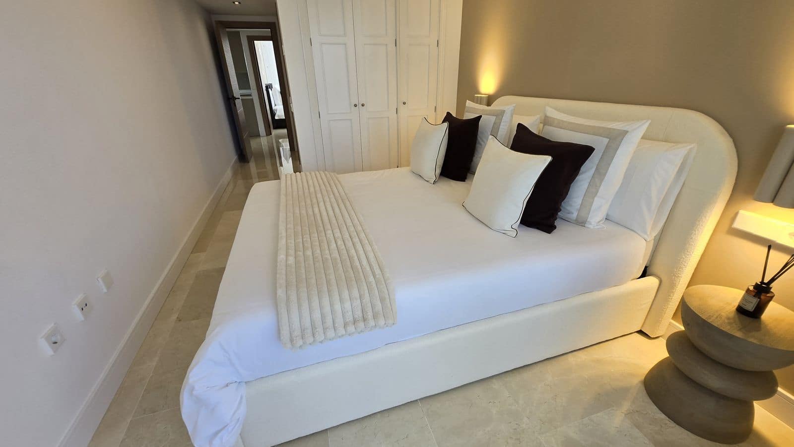 2 bedroom Apartment for sale in Golden Mile with pool - € 1,285,000 (Ref: 10153476)