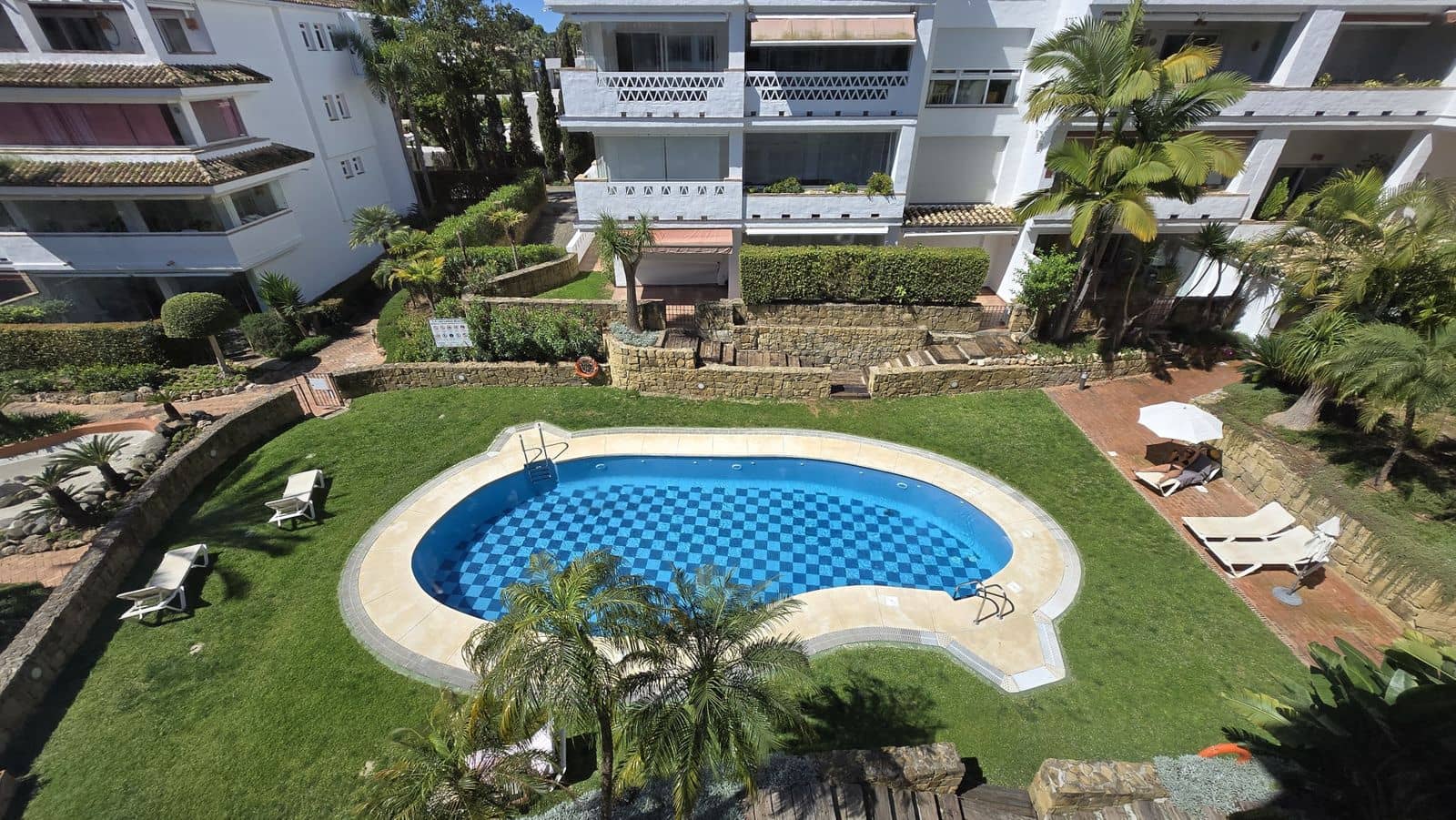 2 bedroom Apartment for sale in Golden Mile with pool - € 1,285,000 (Ref: 10153476)