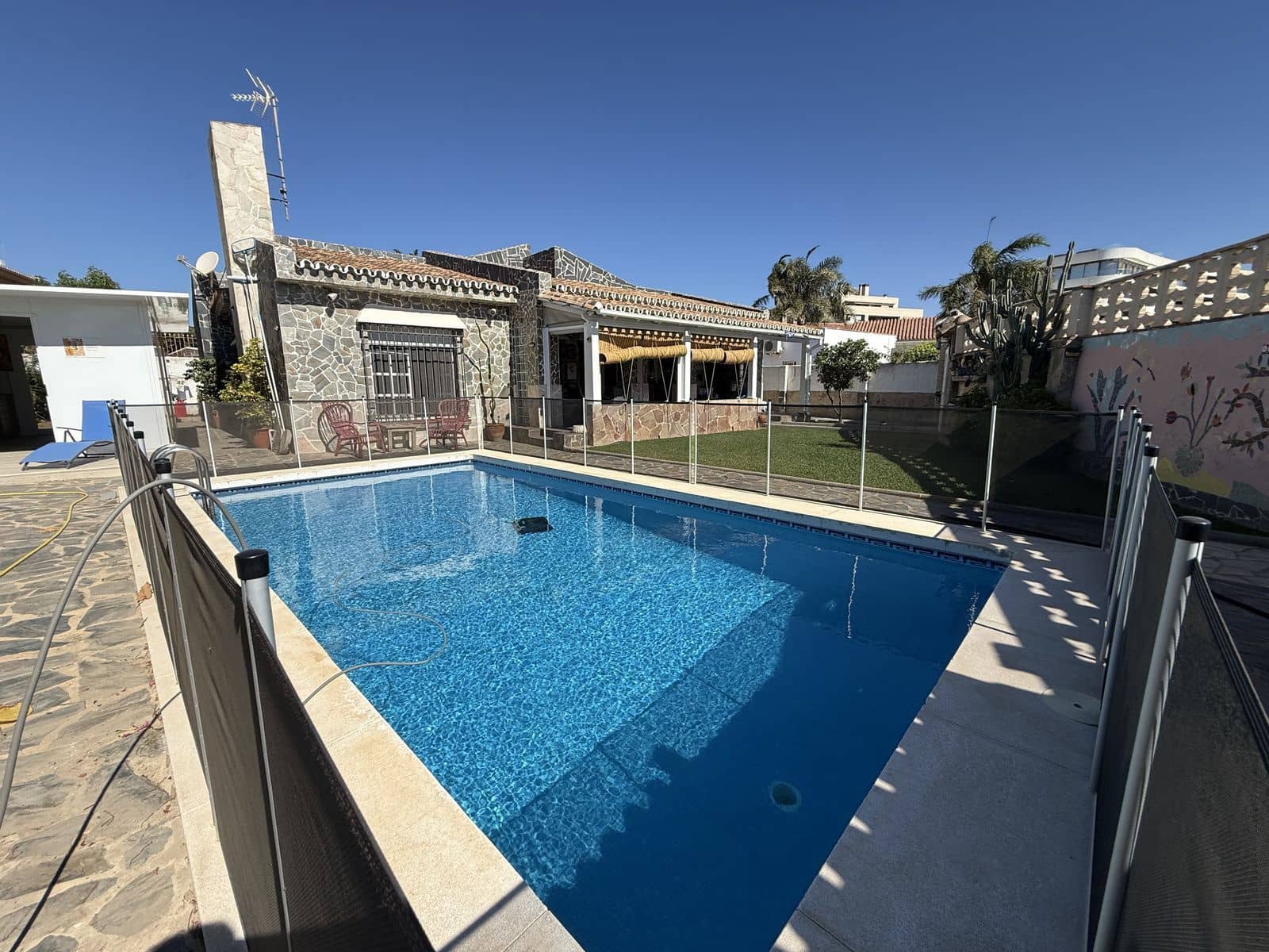 3 soverom Villa til salgs i Torremolinos med svømmebasseng garasje - € 1 499 000 (Ref: 10153479)