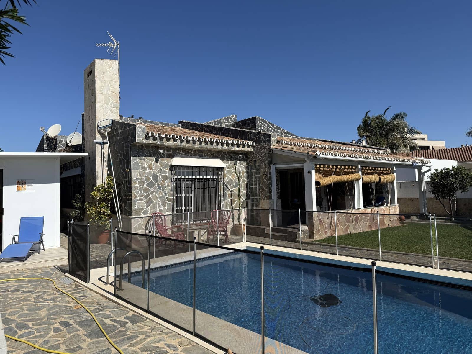 3 soverom Villa til salgs i Torremolinos med svømmebasseng garasje - € 1 499 000 (Ref: 10153479)