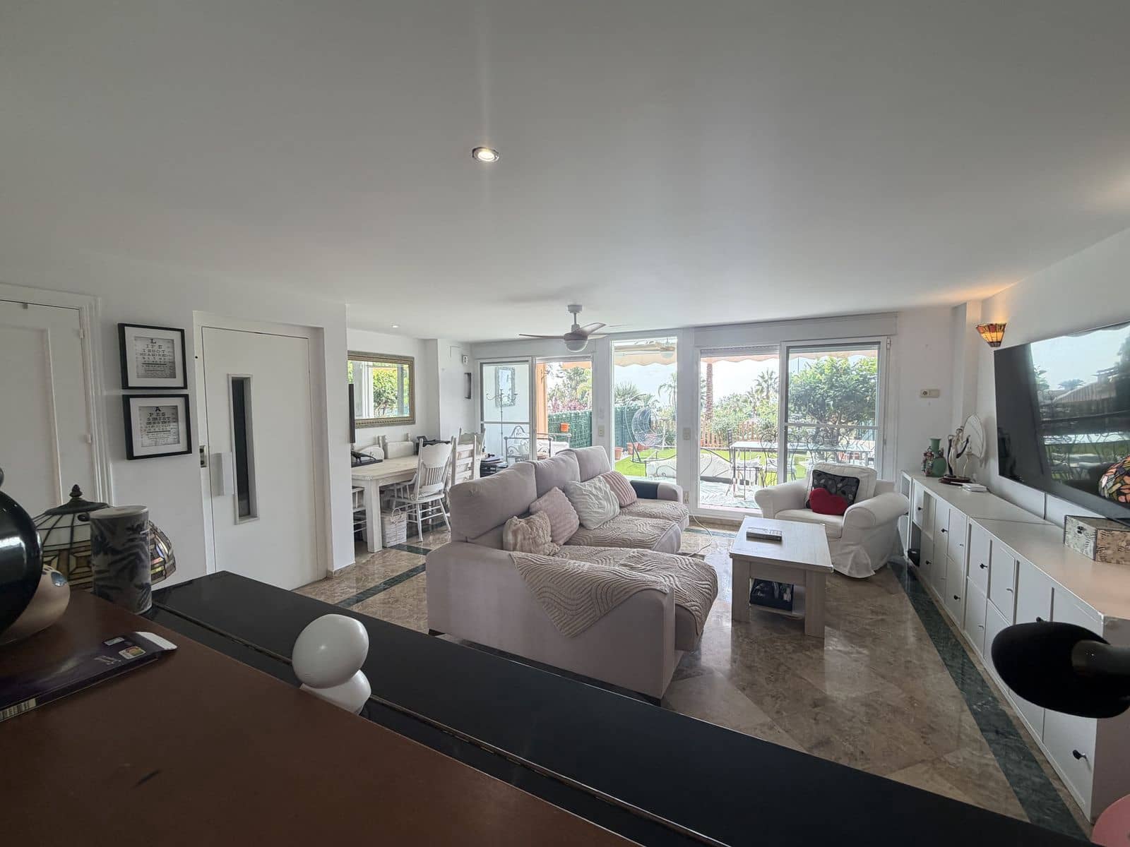 3 makuuhuone Omakotitalo myytävänä paikassa Estepona mukana uima-altaan 
autotalli - 595 000 € (Ref: 10153482)
