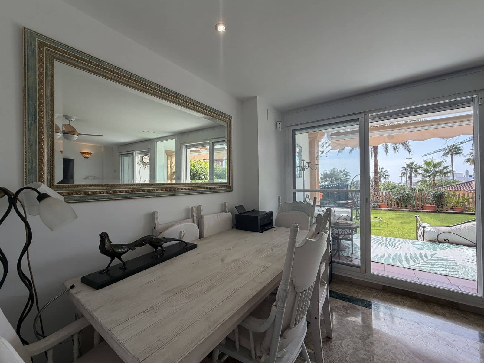 3 makuuhuone Omakotitalo myytävänä paikassa Estepona mukana uima-altaan 
autotalli - 595 000 € (Ref: 10153482)