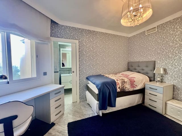 3 chambre Appartement à vendre à Benalmadena Costa, Benalmádena avec piscine garage - 950 000 € (Ref: 10153483)