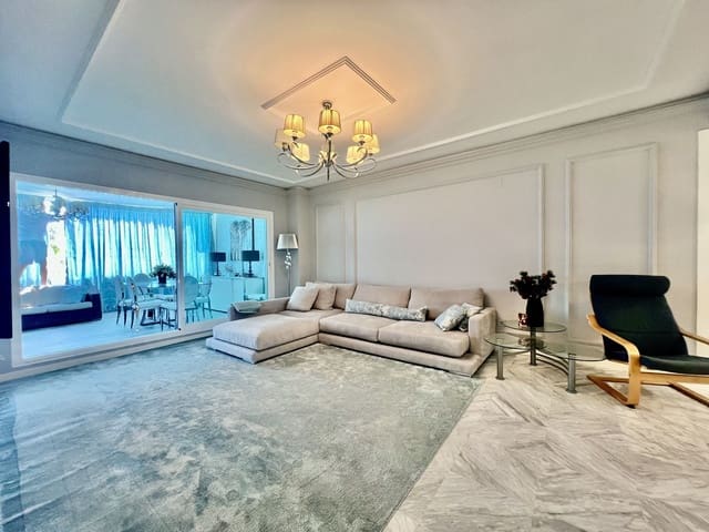 3 chambre Appartement à vendre à Benalmadena Costa, Benalmádena avec piscine garage - 950 000 € (Ref: 10153483)