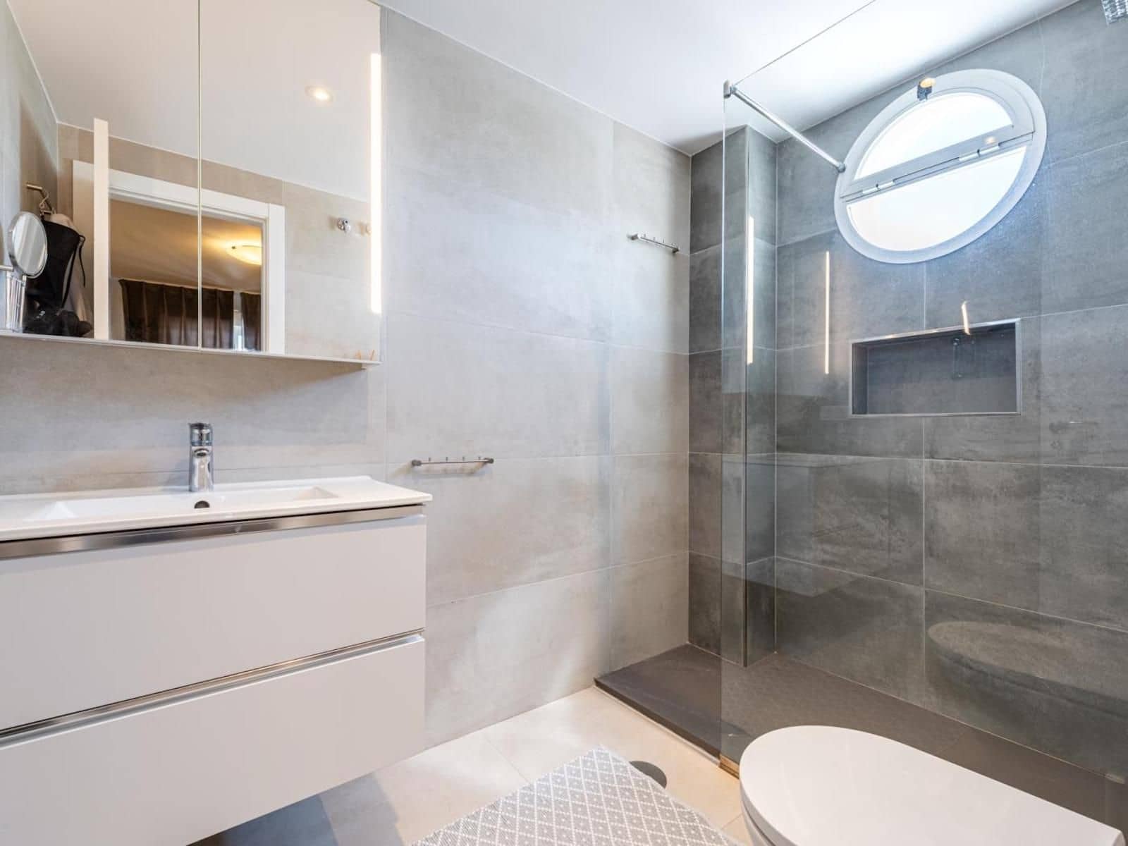 3 chambre Appartement à vendre à Nueva Andalucia avec piscine garage - 649 000 € (Ref: 10153484)