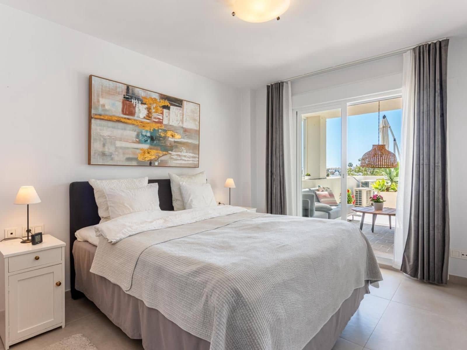 3 chambre Appartement à vendre à Nueva Andalucia avec piscine garage - 649 000 € (Ref: 10153484)