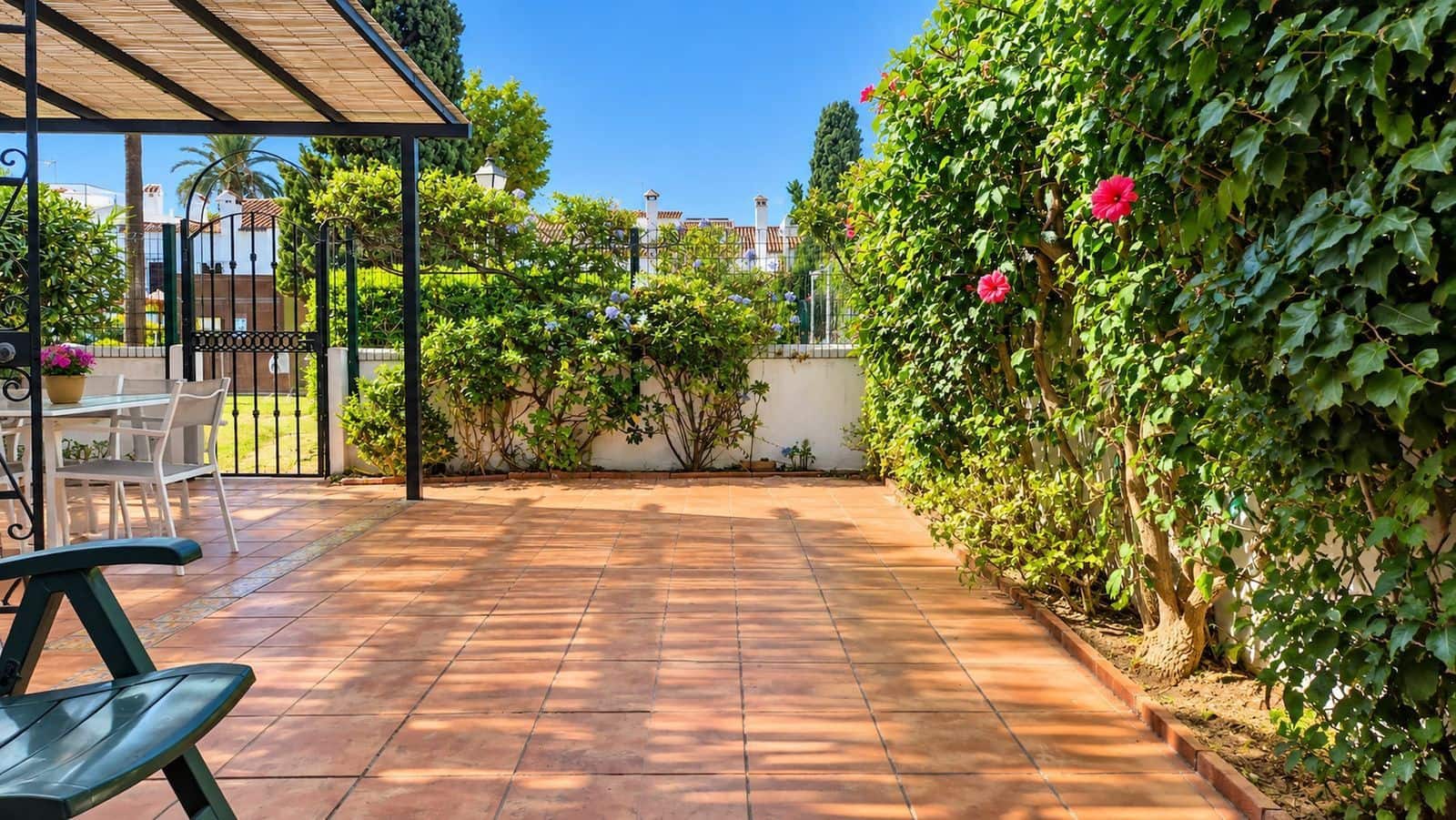 3 quarto Casa em Banda para venda em Bahia de Casares com piscina - 450 000 € (Ref: 10153490)