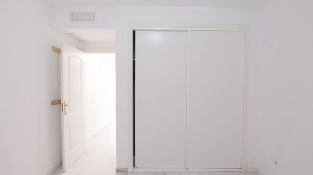 2 sovrum Lägenhet till salu i La Reserva, Marbella med garage - 359 000 € (Ref: 10153491)