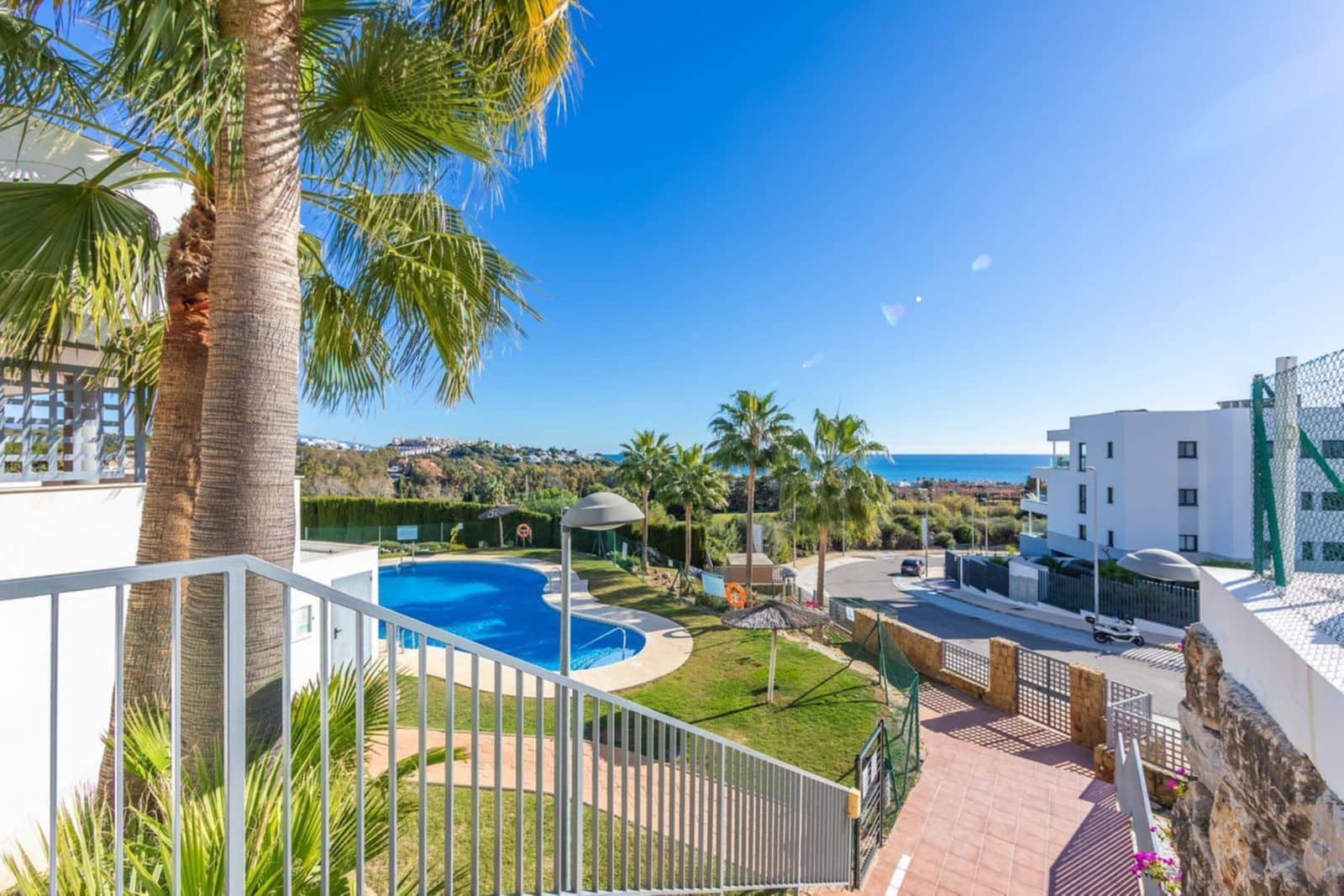 2 soveværelse Lejlighed til salg i Casares med swimmingpool garage - € 380.000 (Ref: 10153492)